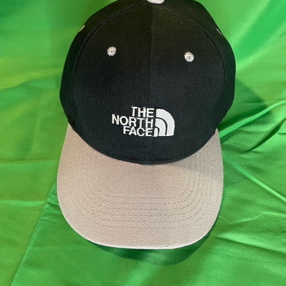 The North Face Hat, Navy & Gray. New without tags. - Picture 7 of 7